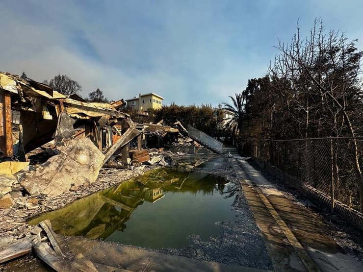 הבית של שומוף לאחר השריפה