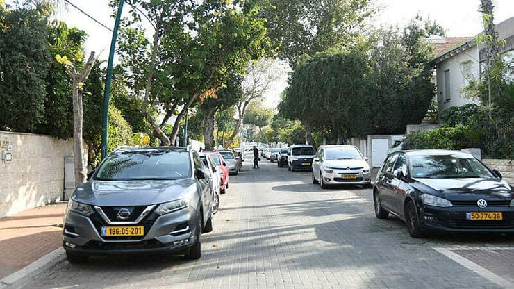 רחוב נחשון (צילום: יאיר שגיא) רחוב נחשון ברמת השרון