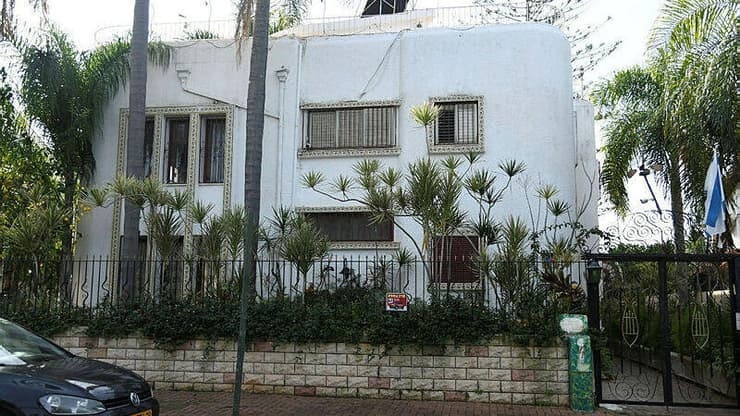 אחת הווילות ברחוב נחשון ברמת השרון (צילום: יאיר שגיא) רחוב נחשון ברמת השרון