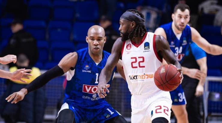 פטריק בברלי בפעולה