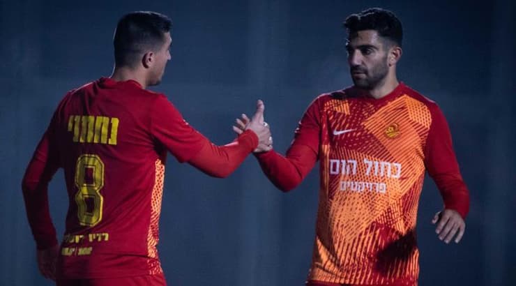 סתיו נחמני ורועי לוי חוגגים את הרביעי