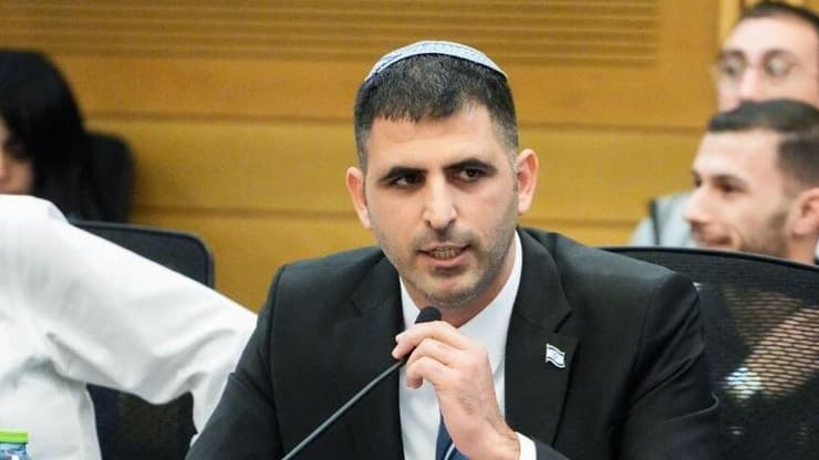 שר התקשורת שלמה קרעי. בג"ץ קבע "נסיבות ייחודיות וחריגות" שמצדיקות את שמירת הרציפות התפקודית של המועצה (צילום: שלו שלום) שר התקשורת שלמה קרעי בוועדת הכלכלה