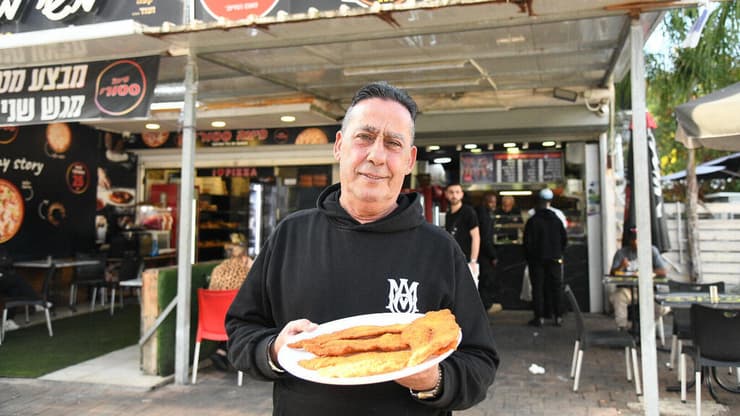 שניצל כושי בנתניה