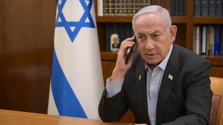 רה"מ בנימין נתניהו בשיחה עם דונלד טראמפ אחרי החתימה על עסקה לשחרור חטופים (צילום: עמוס בן-גרשום, לע"מ) רה"מ בנימין נתניהו בשיחה עם דונלד טראמפ בה הוא מודה לו על שסייע לישראל לחתימה על עסקה לשחרור חטופים