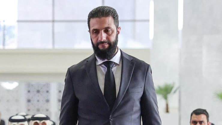 השליט החדש של סוריה אבו מוחמד אל ג'ולאני עם ראש ממשלת קטאר