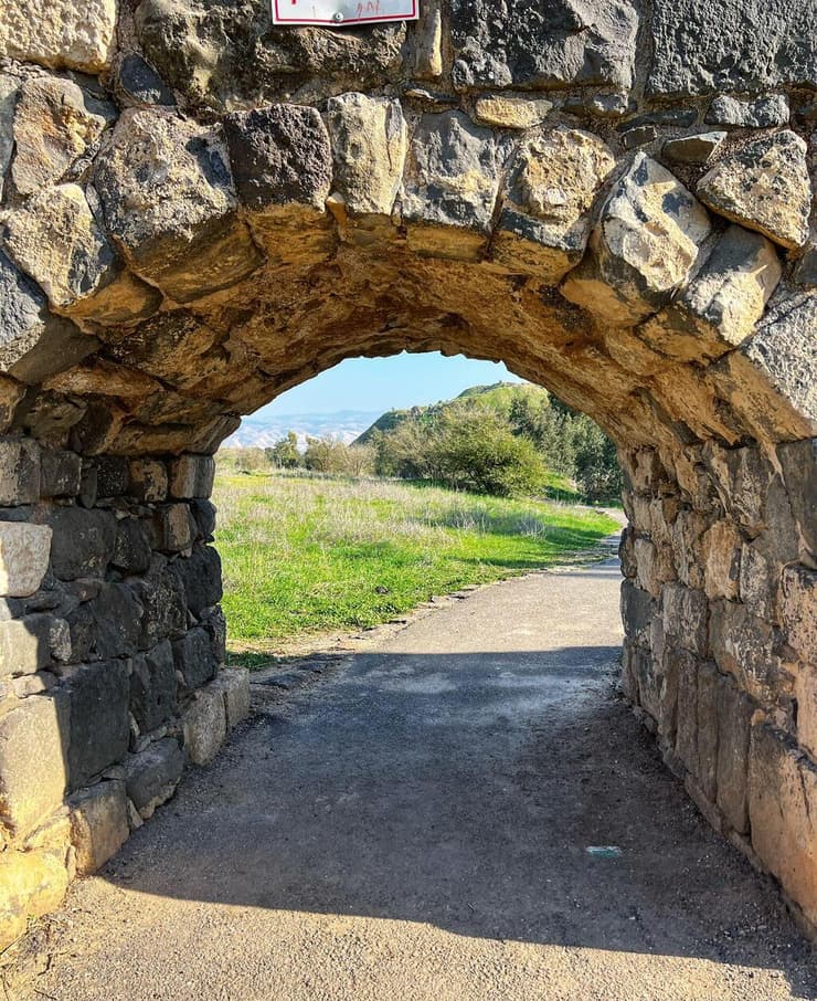 שביל בין הגשרים בנחל חרוד