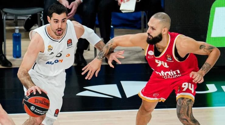 איבן פורנייה מול אלברטו אבלדה (האתר הרשמי של ריאל מדריד) איבן פורנייה מול אלברטו אבלדה