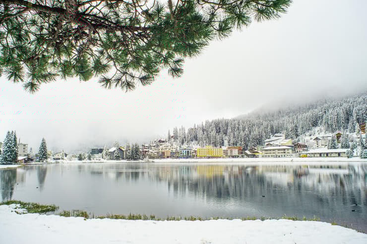 עיירת הסקי השוויצרית ארוזה
