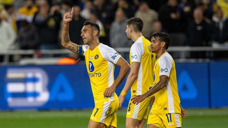 יצחון עוצמתי שדוחה ספקות. ערן זהבי חוגג (צילום: גיל נחושתן) זהבי