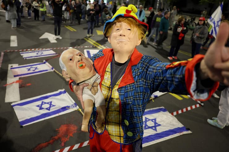 בהפגנה הערב בתל אביב (צילום: Jack GUEZ / AFP) הפגנה בתל אביב