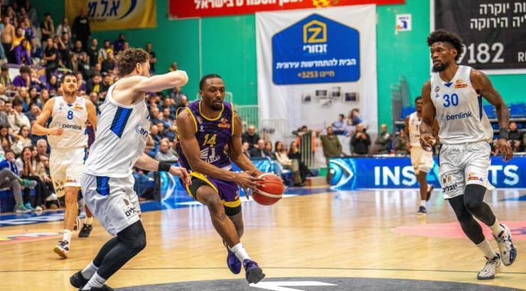 דאקארי טאקר