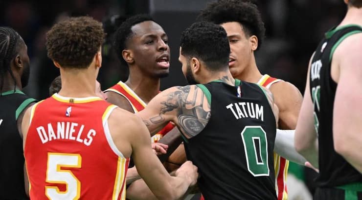 טייטום מתעמת (רויטרס) טייטום מתעמת