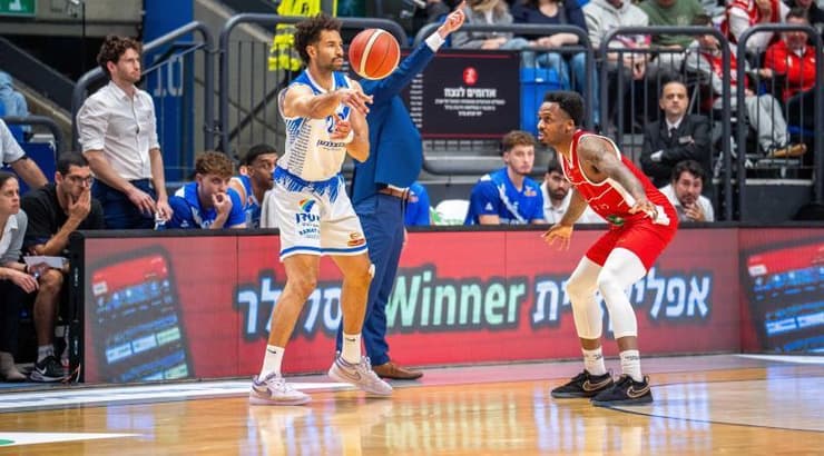 דרו קרופורד מוסר (רועי כפיר) דרו קרופורד מוסר