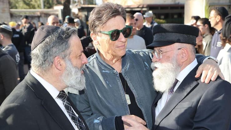 ששי קשת (צילום: מוטי קמחי) הלוויתו של זאב רווח