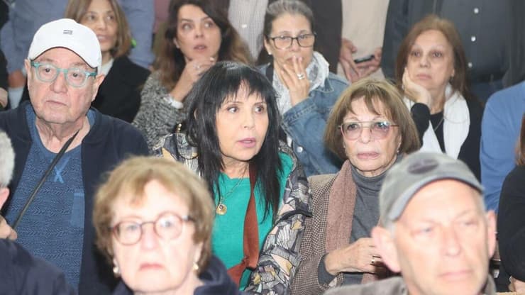 רבקה מיכאלי, ניצה שאול וטוביה צפיר (צילום: מוטי קמחי) רבקה מיכאלי, ניצה שאול וטוביה צפיר