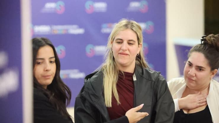 מיתר, נועה וחן, חברות של דורון שטיינברכר ואמילי דמארי, בבית החולים שיבא
