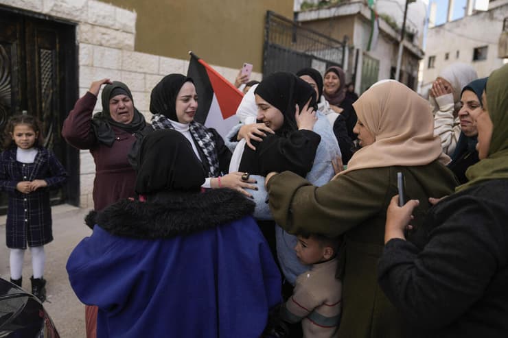 חגיגות לשחרור האסירים ב כפר סאלם גדה המערבית