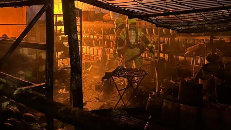 מתנחלים הציתו מבנים וכלי רכב בכפר פלסטיני