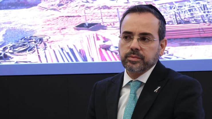 הצהרה לתקשורת של שר הבריאות אריאל בוסו בבית החולים שיבא