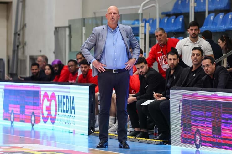 הפועל באר-שבע שלו כמעט הפתיעה. רמי הדר (צילום: עודד קרני איגוד הכדורסל) מאמן הפועל באר-שבע רמי הדר