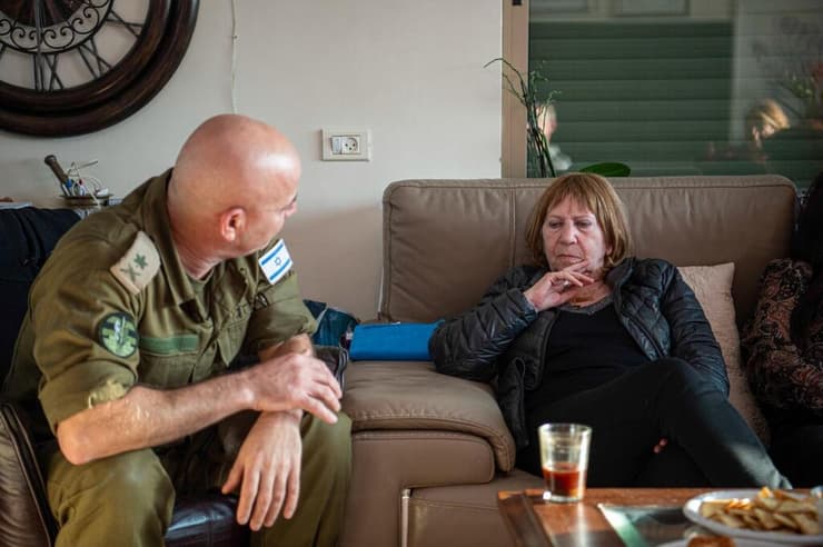 משפחת משפחה אורון שאול מתאם פעולות הממשלה בשטחים רסאן עליאן זהבה ביקור ביקר גולני מפקד חטיבה חטיבת