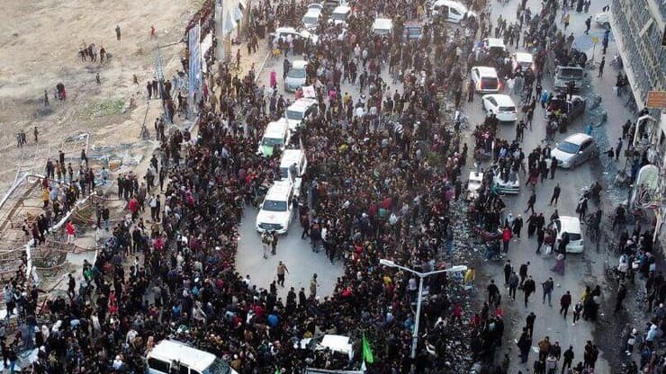 כיכר סראיא בזמן שחרור החטופות והעברתן לצלב האדום