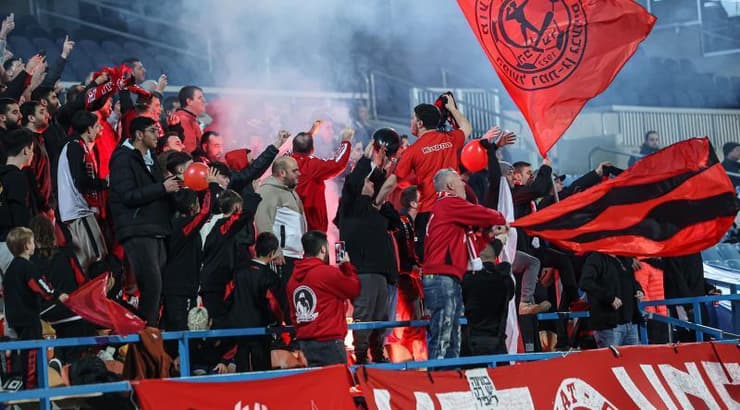 אוהדי רמת גן בטירוף