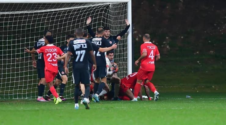 לבקוביץ' בא ולוקח