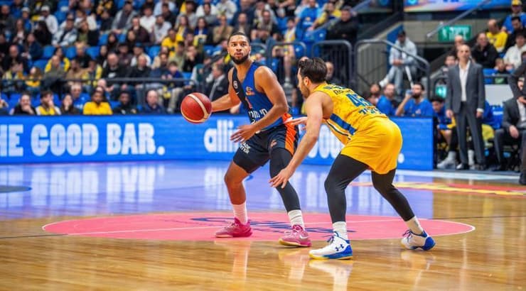 דארנל אדג' ותמיר בלאט