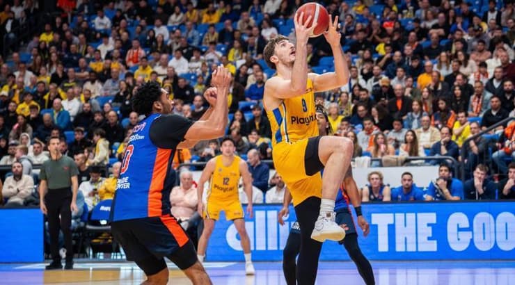 רומן סורקין מתעופף