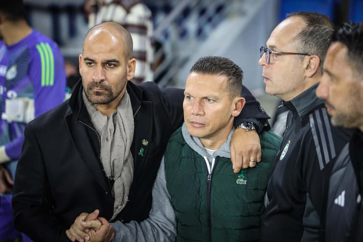 מעמדם לא כשהיה. ברק בכר עם גל אלברמן (צילום: עוז מועלם) מאמן מכבי חיפה ברק בכר עם המנהל המקצועי גל אלברמן