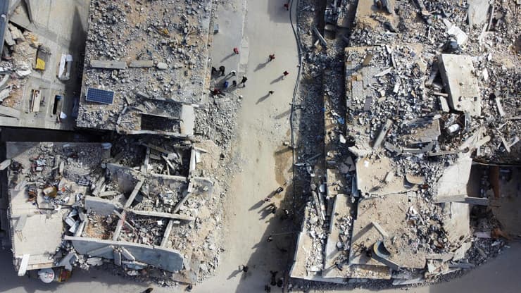 חאן יונס, מהרחפן. ארכיון (צילום: REUTERS/Mohammed Salem) צילום רחפן מהריסות חאן יונס