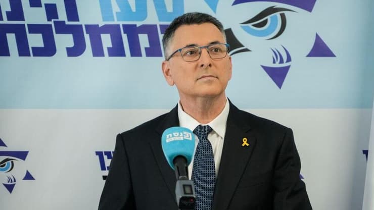 גדעון סער בישיבת סיעת תקווה חדשה