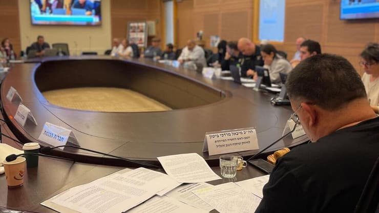 "בעלי העסקים מתחננים לביטוח, זה ביזיון למדינה". יו"ר הוועדה ביטון דיון ועדת הנגב והגליל בכנסת