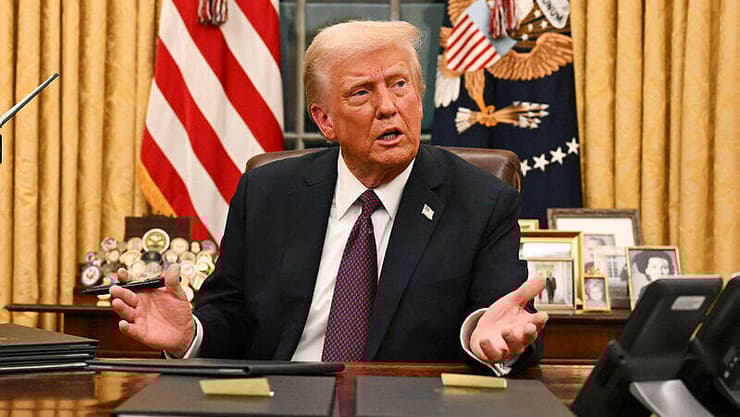 טראמפ בחדר הסגלגל בבית הלבן