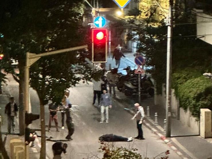 זירת פיגוע הדקירה בבנחלת בנימין