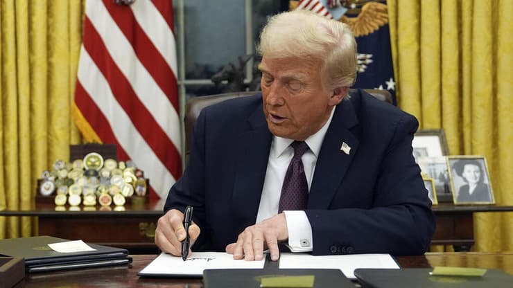 נשיא ארצות הברית דונלד טראמפ חתם על צו נשיאותי בעניין טיקטוק