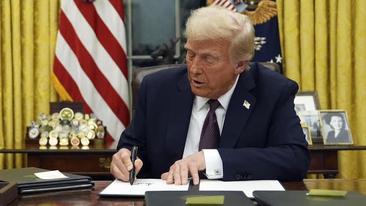 נשיא ארצות הברית דונלד טראמפ חתם על צו נשיאותי בעניין טיקטוק