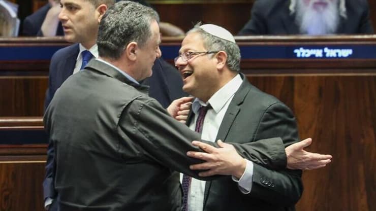 איתמר בן גביר וישראל כ"ץ במליאת הכנסת