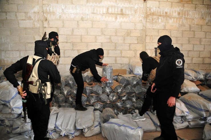 מחסן סמים מסוג קפטגון שאותר באזור סאבורה שעל כביש דמשק-ביירות