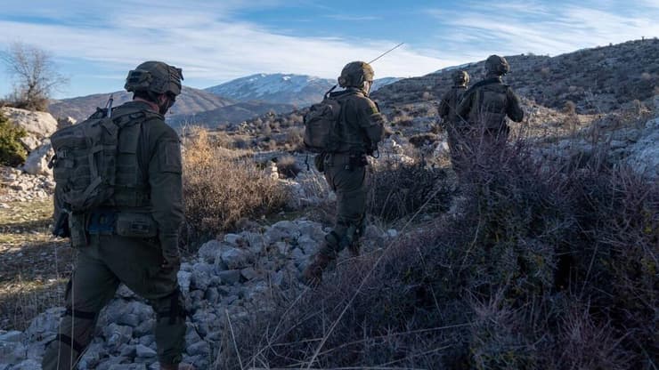 נסיגה ביום ראשון? כלל לא בטוח. לוחמי צה"ל בלבנון (צילום: דובר צה"ל) תיעוד מפעילות צוות הקרב החטיבתי ׳ההרים׳ (810)