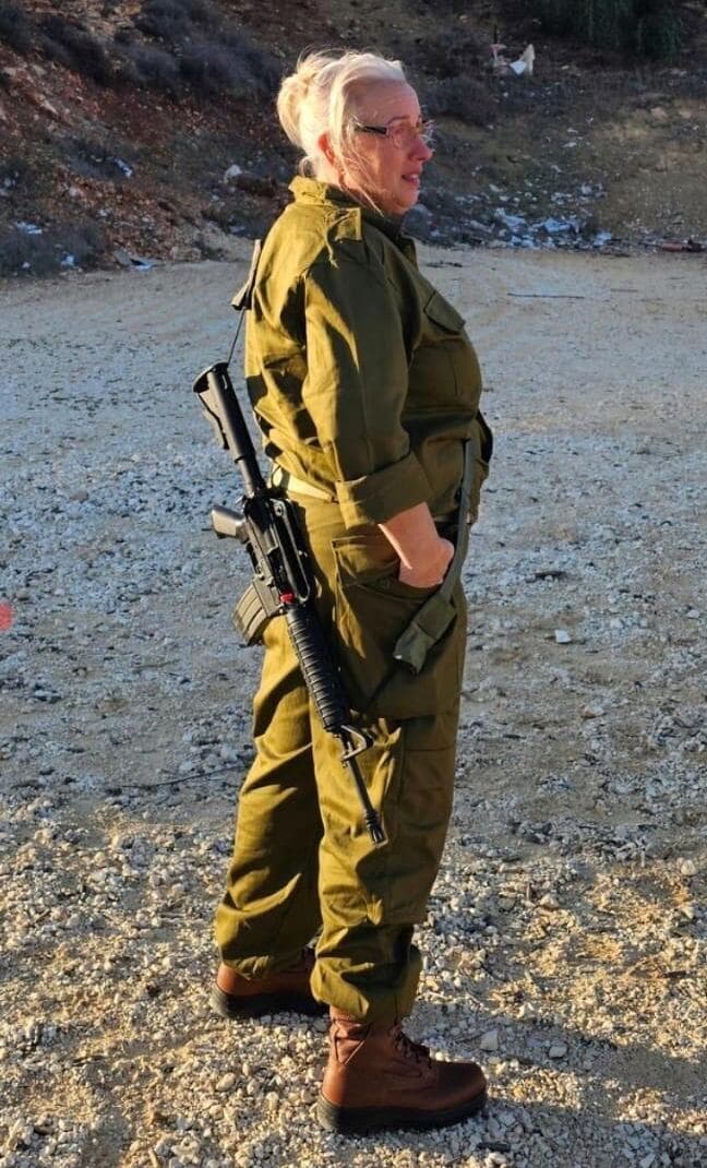 במהלך שירות המילואים. "בבית הספר היו גאים בי"   