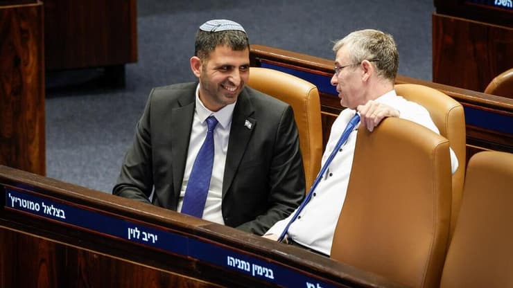 לוין וקרעי. "יש מי שרואים במהלך חסות הכול - זה לא הפתרון" (צילום: נועם מושקוביץ, דוברות הכנסת) משפחות החטופים במליאת הכנסת