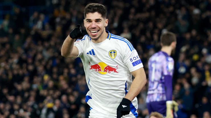 שם את הפציעות מאחור. סולומון חוגג במדי לידס (צילום: Action Images/Ed Sykes) סולומון חוגג