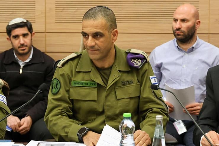 ר' אכ"א, האלוף דדו בר כליפא בוועדת החוץ והביטחון (צילום: דני שם טוב, דוברות הכנסת ) ר' אכ"א, האלוף דדו בר כליפא בוועדת חוץ וביטחון