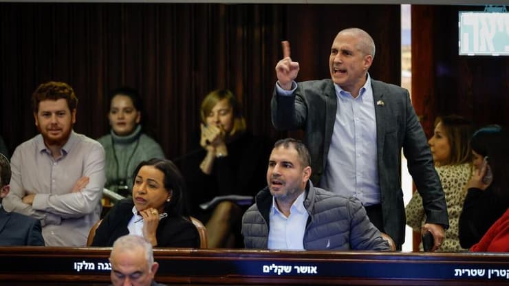 משפחות החטופים במליאת הכנסת