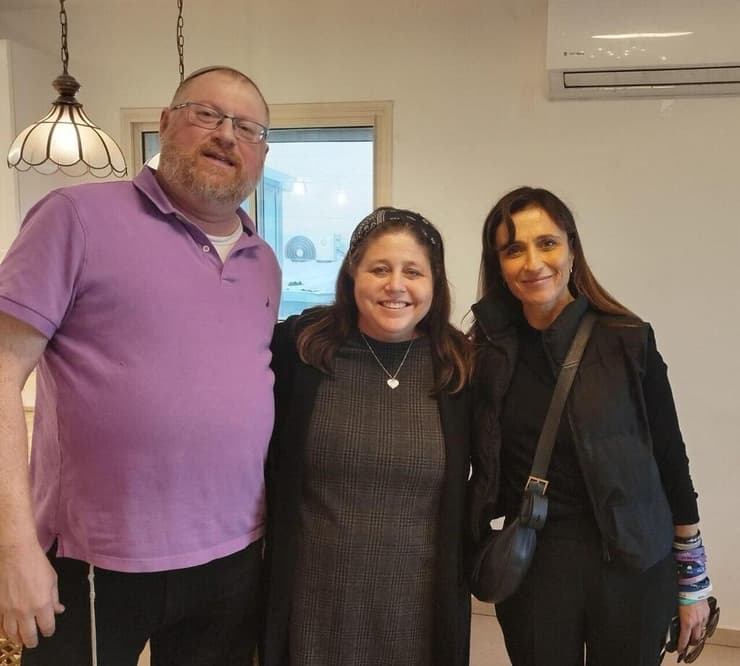 שרון בביקור אצל ורדה ואיתן, הוריו של סמ"ר מעוז מורל ז"ל