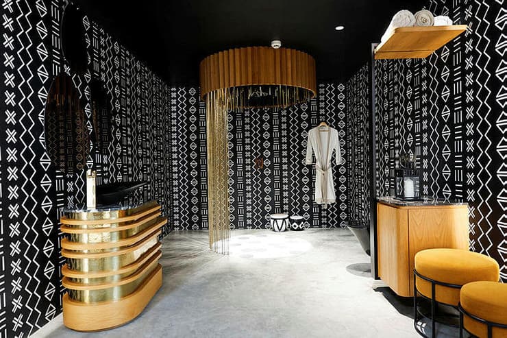 חדר שירותים יוקרתי בהודו