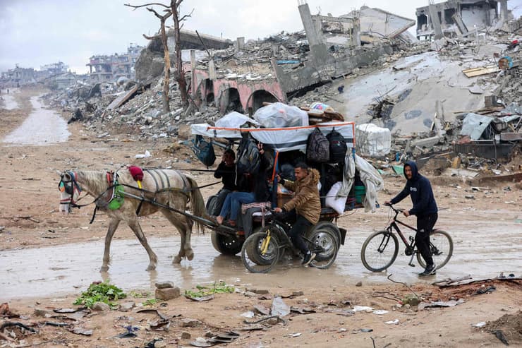 עקורים פלסטינים חוזרים לצפון רצועת עזה