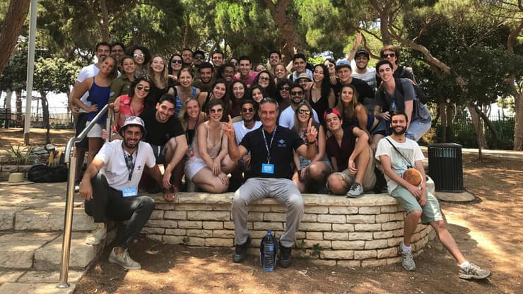 הצעירים משתתפי תגלית עם גידי מרק